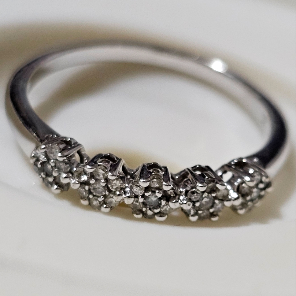 10k White Gold Ring 350$
